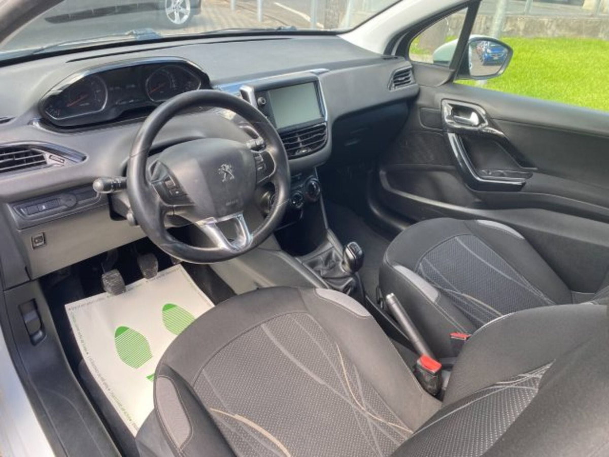 Peugeot 208 82 3 porte Access (5)