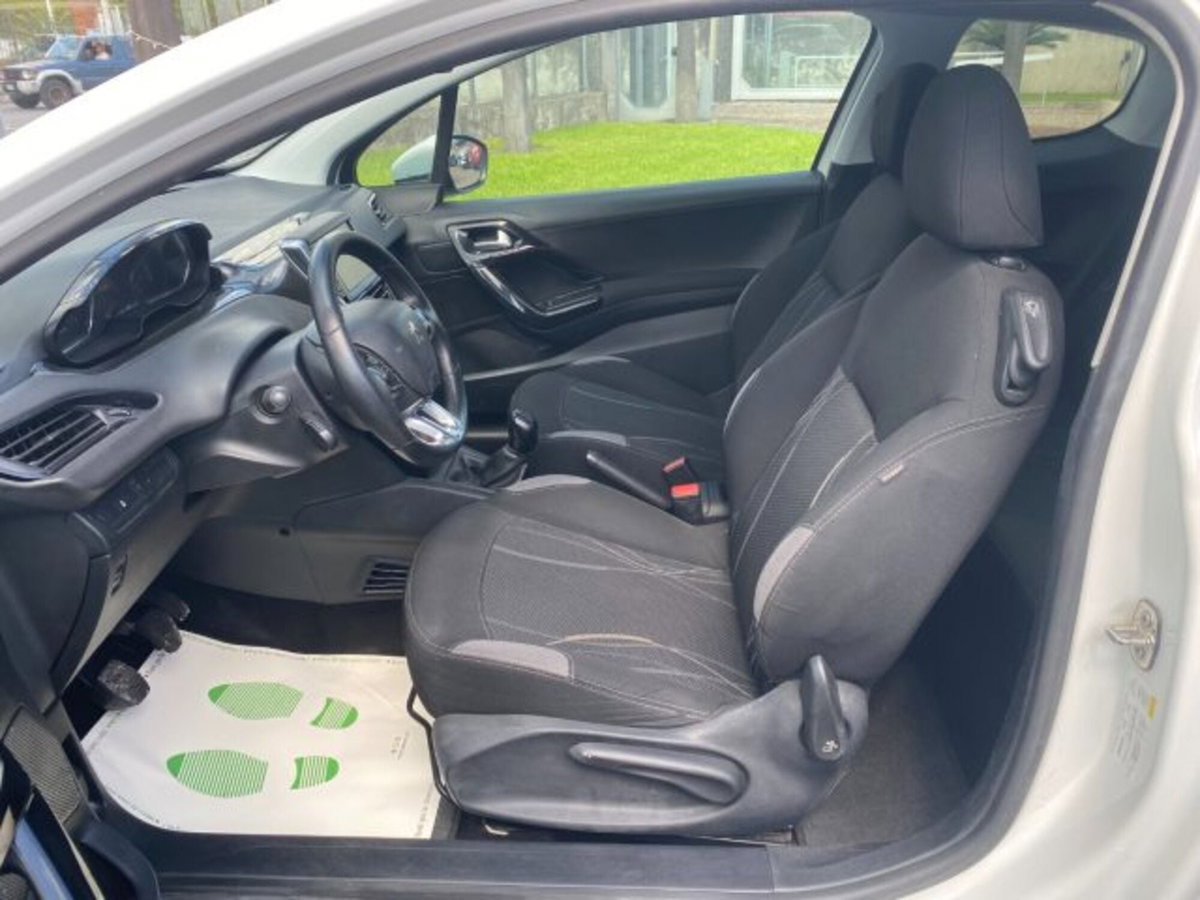 Peugeot 208 82 3 porte Access (6)