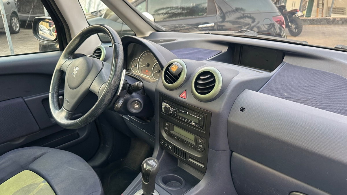 Peugeot 1007 1.6 Sporty 2Tronic (10)