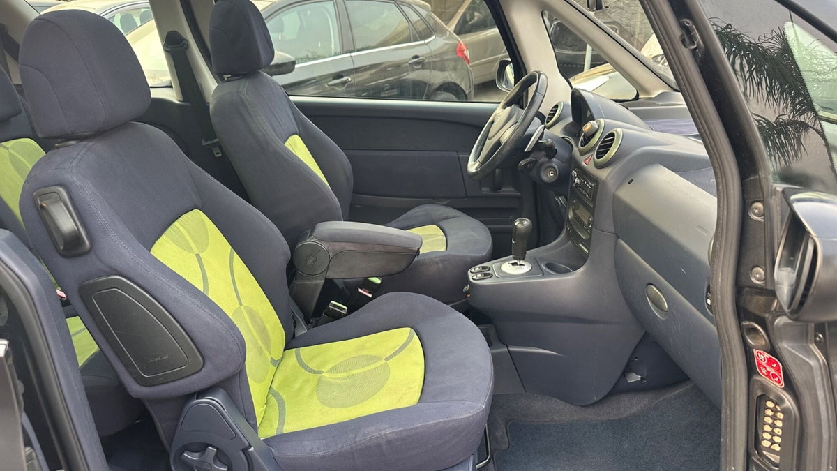 Peugeot 1007 1.6 Sporty 2Tronic (12)
