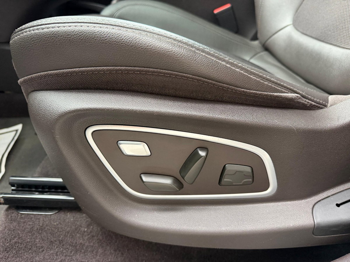 Renault Espace dCi 160CV EDC Energy Initiale Paris 4Control (20)