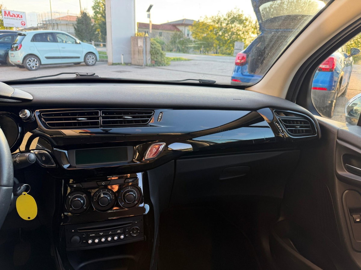 Citroen C3 1.4 HDi 70 Exclusive (19)