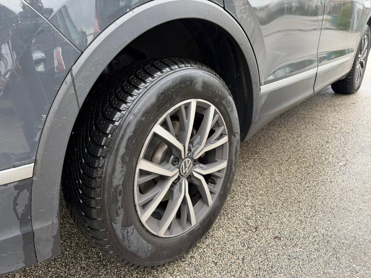 Volkswagen Tiguan 2.0 TDI 150 CV SCR DSG 4MOTION Life (9)