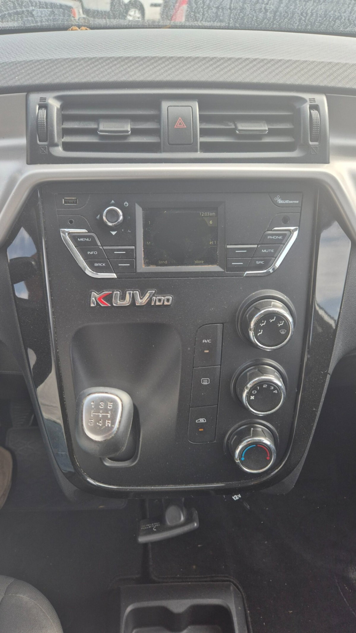 Mahindra KUV100 KUV100 1.2 VVT M-Bifuel(GPL) K6+ (11)