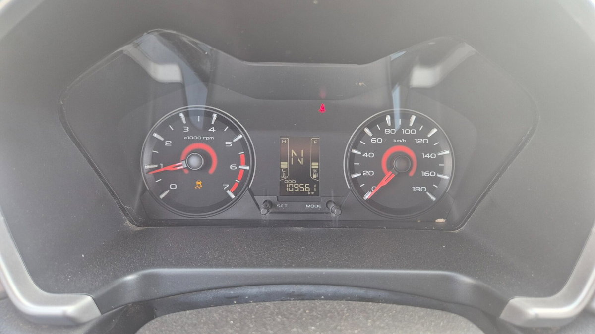 Mahindra KUV100 KUV100 1.2 VVT M-Bifuel(GPL) K6+ (12)