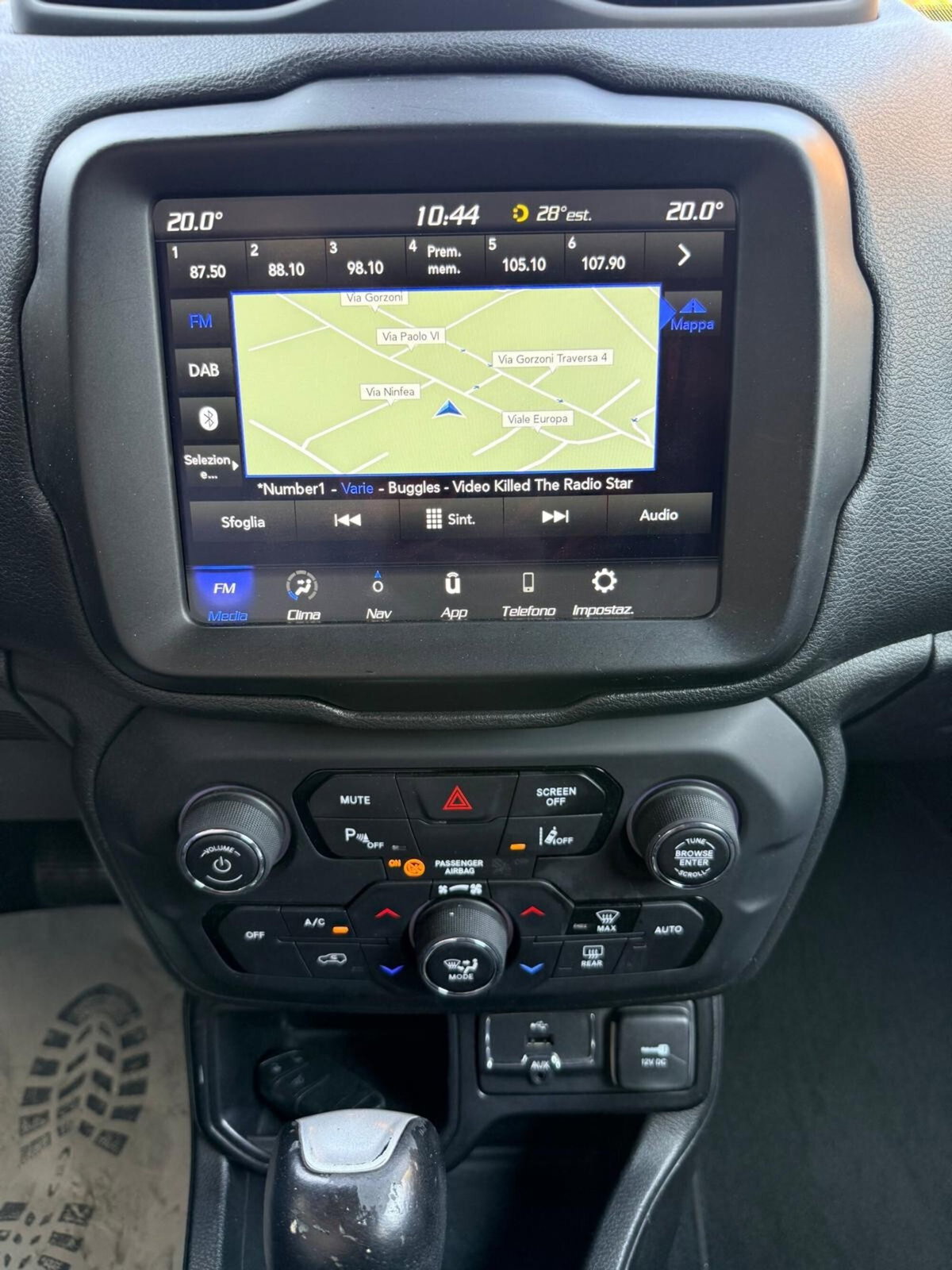 Jeep Renegade 1.6 Mjt DDCT 120 CV S (14)