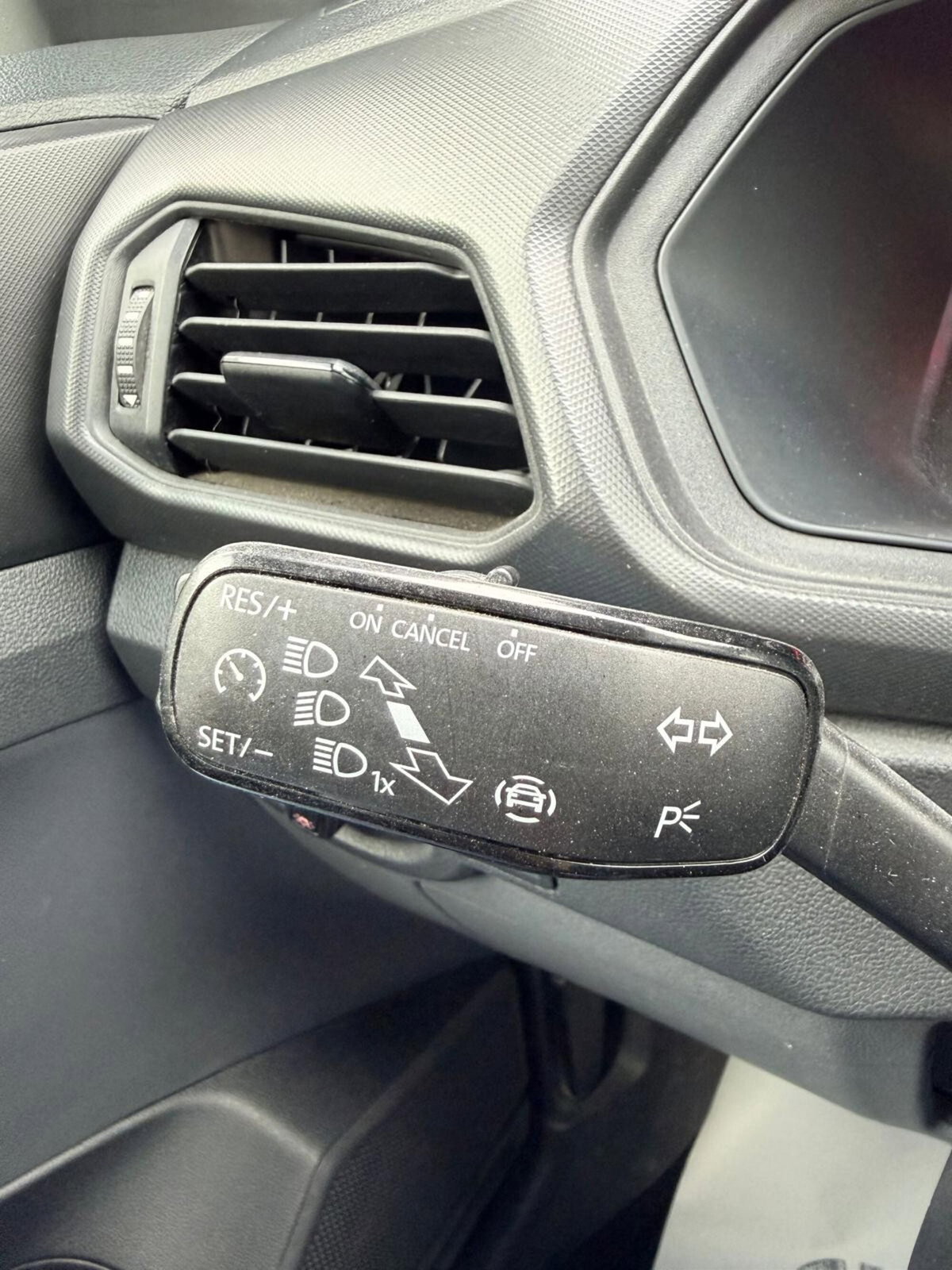 Volkswagen T-Cross 1.6 TDI SCR Urban BMT (10)