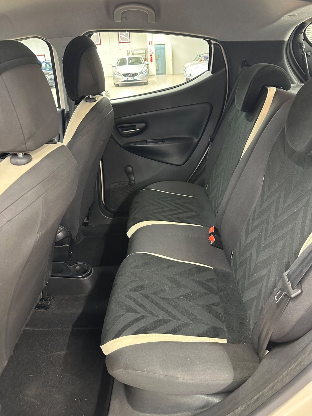 Lancia Ypsilon 1.3 MJT 16V 95 CV 5 porte S&S Gold (11)