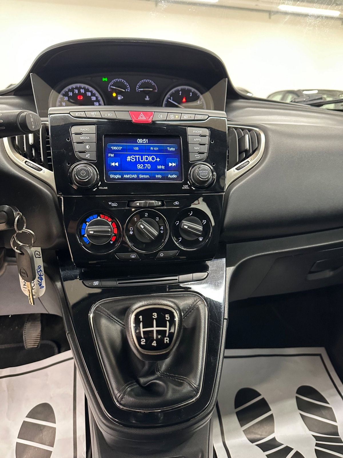 Lancia Ypsilon 1.3 MJT 16V 95 CV 5 porte S&S Gold (13)