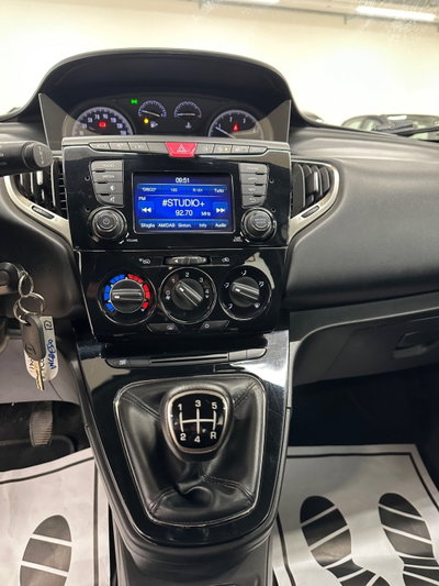 Lancia Ypsilon 1.3 MJT 16V 95 CV 5 porte S&S Gold (13)