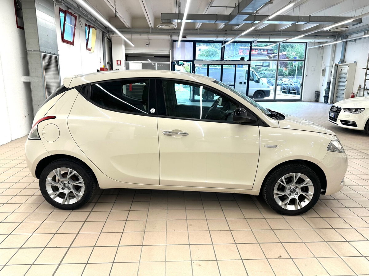 Lancia Ypsilon 1.3 MJT 16V 95 CV 5 porte S&S Gold (4)