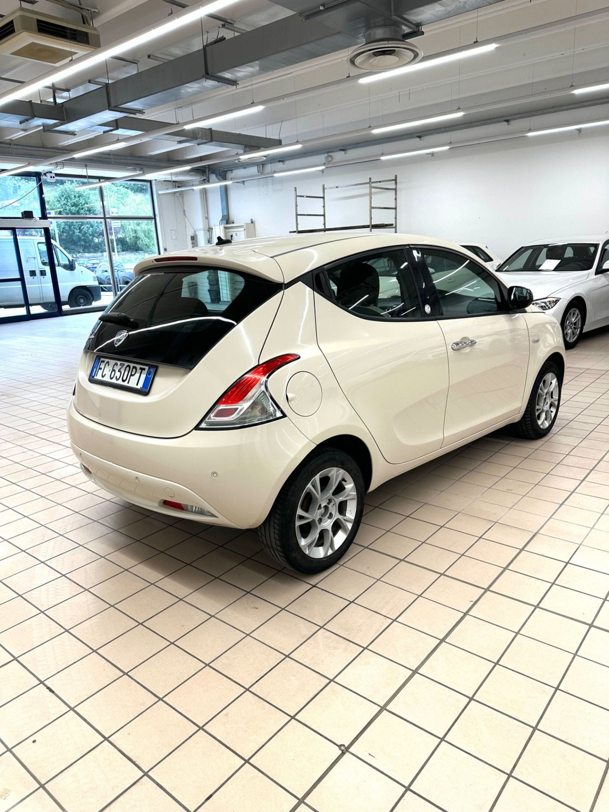 Lancia Ypsilon 1.3 MJT 16V 95 CV 5 porte S&S Gold (5)