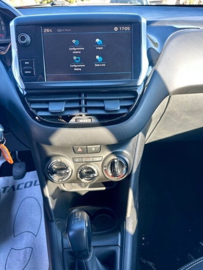 Peugeot 208 75 5 porte Black Line 2 (12)