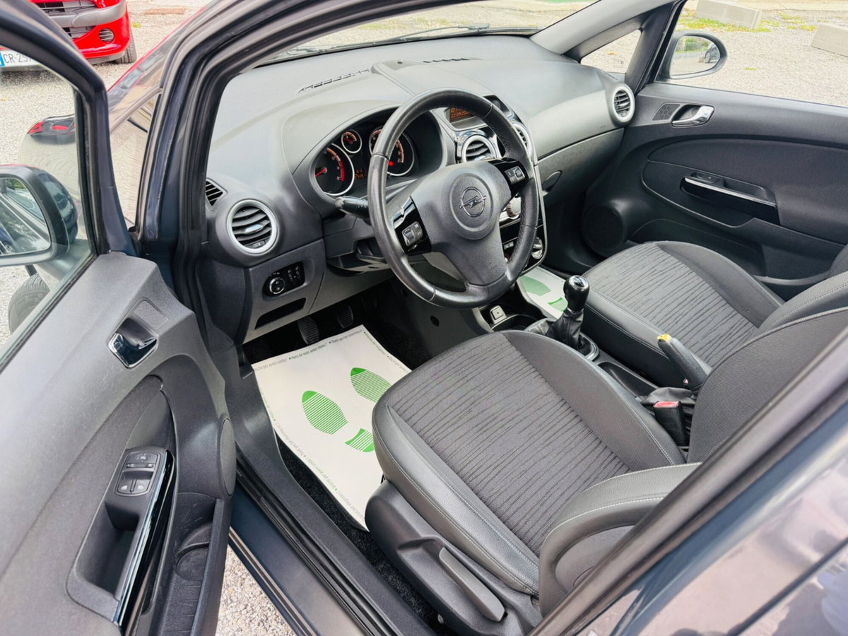 Opel Corsa 1.2 85CV 5 porte GPL-TECH Edition (11)