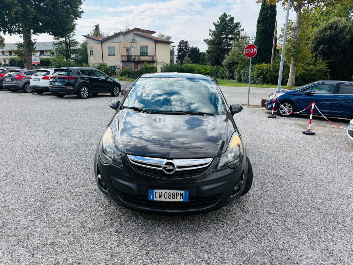 Opel Corsa 1.2 85CV 5 porte GPL-TECH Edition (2)