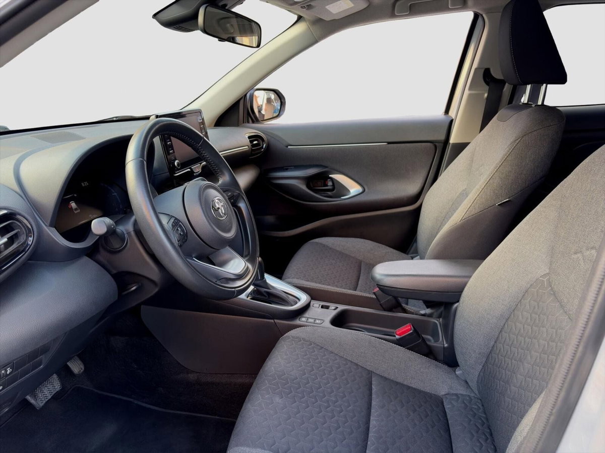 Toyota Yaris Cross 1.5h GR Sport Black Sky fwd 116cv e-cvt (9)