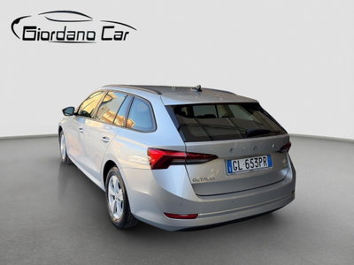 Skoda Octavia Station Wagon 2.0 TDI EVO SCR 150 CV DSG 4x4 Wagon Executive (5)