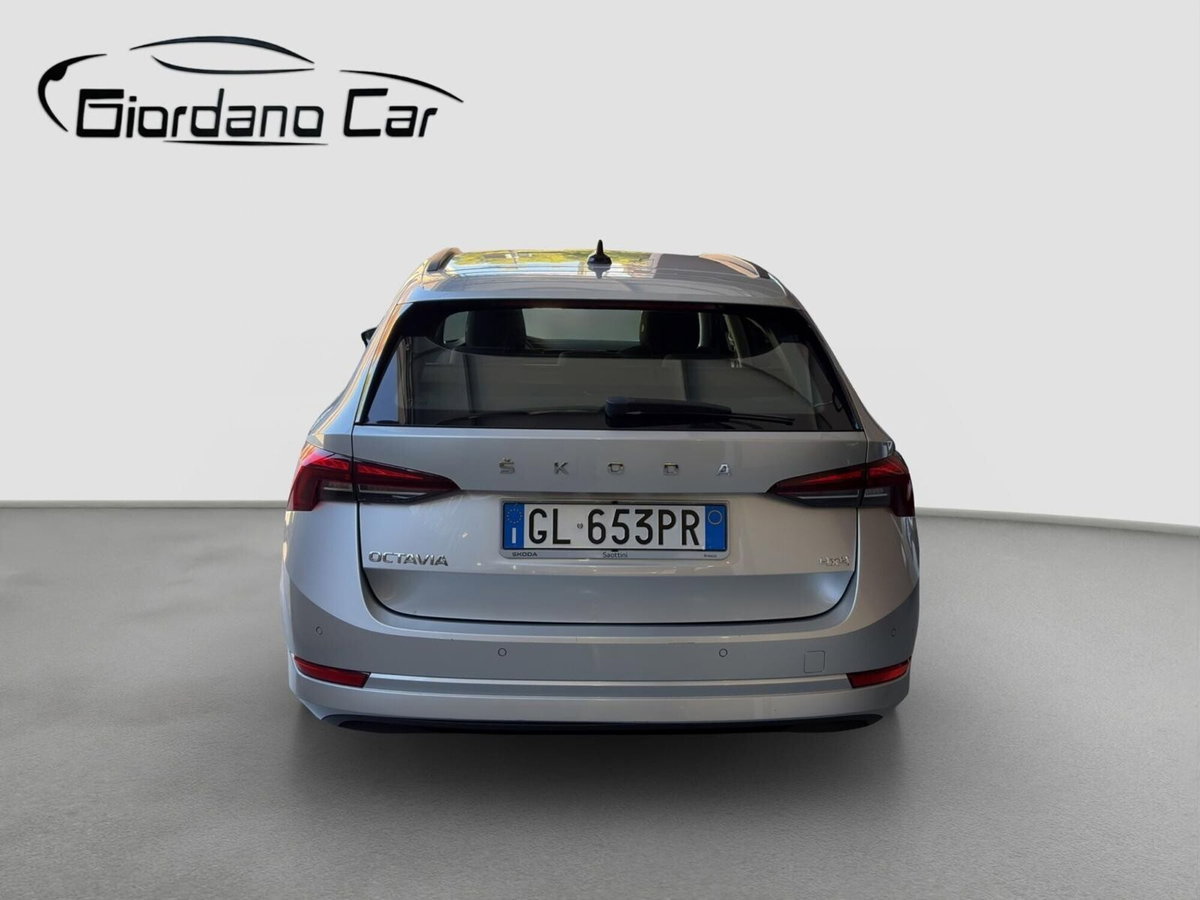 Skoda Octavia Station Wagon 2.0 TDI EVO SCR 150 CV DSG 4x4 Wagon Executive (6)