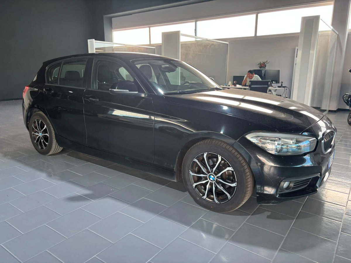 BMW Serie 1 116d 2.0 116CV cat 5 porte Attiva DPF (7)