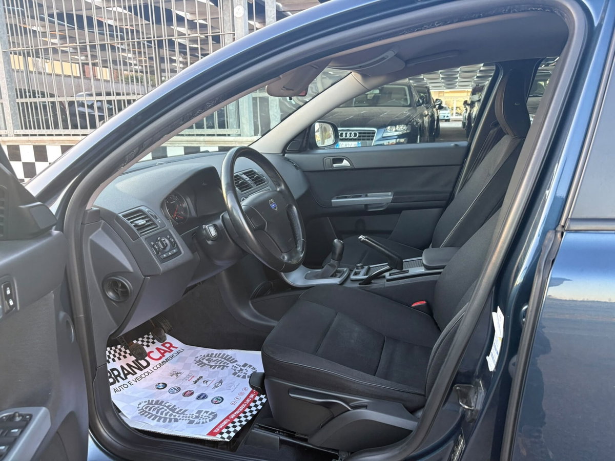 Volvo V50 D4 Geartronic Momentum (10)