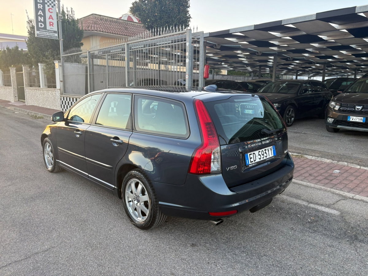 Volvo V50 D4 Geartronic Momentum (7)