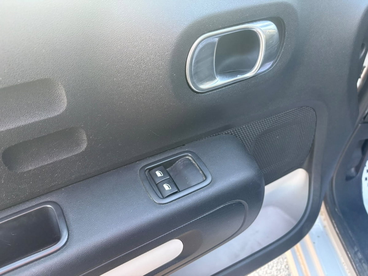 Citroen C3 BlueHDi 75 S&S Van Live (9)