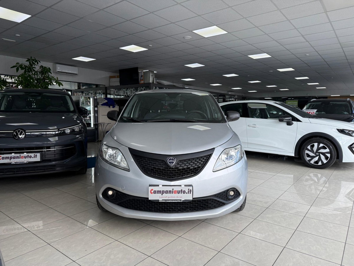 Lancia Ypsilon 1.2 69 CV 5 porte GPL Ecochic Elefantino Blu