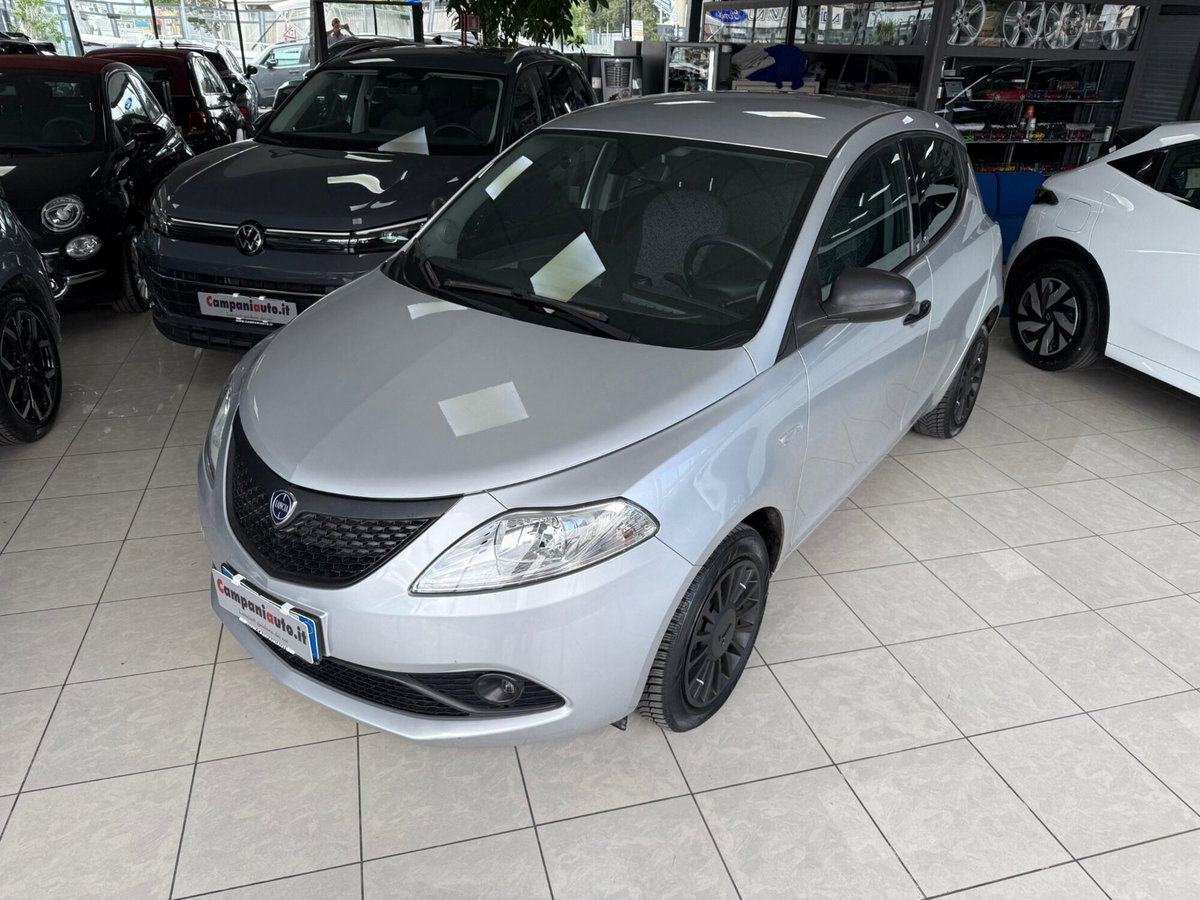 Lancia Ypsilon 1.2 69 CV 5 porte GPL Ecochic Elefantino Blu (2)