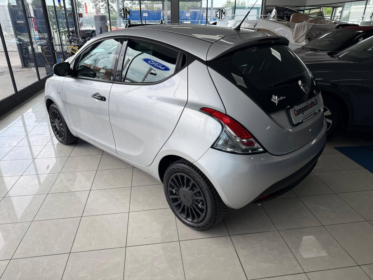 Lancia Ypsilon 1.2 69 CV 5 porte GPL Ecochic Elefantino Blu (3)
