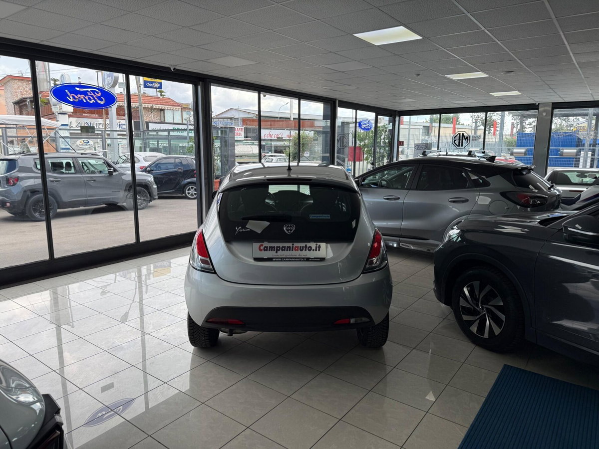 Lancia Ypsilon 1.2 69 CV 5 porte GPL Ecochic Elefantino Blu (4)