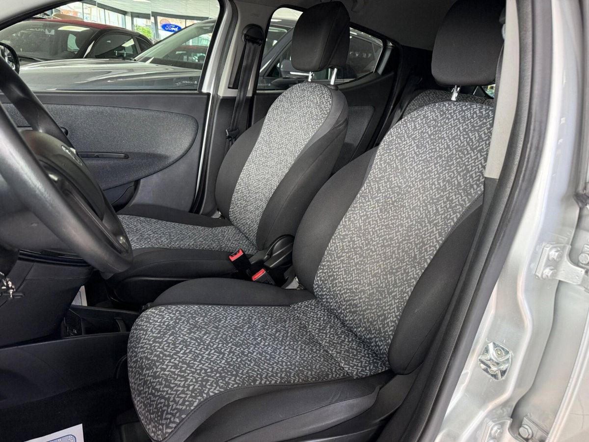 Lancia Ypsilon 1.2 69 CV 5 porte GPL Ecochic Elefantino Blu (7)