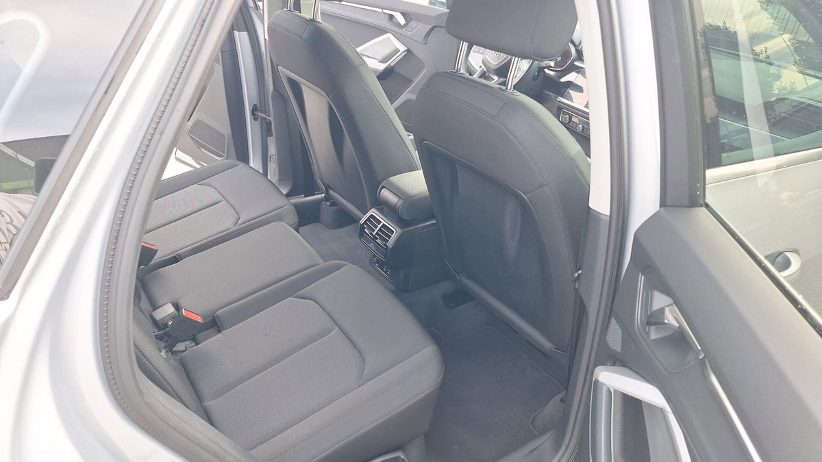 Audi Q3 Sportback 35 TDI quattro S tronic Business Plus (10)