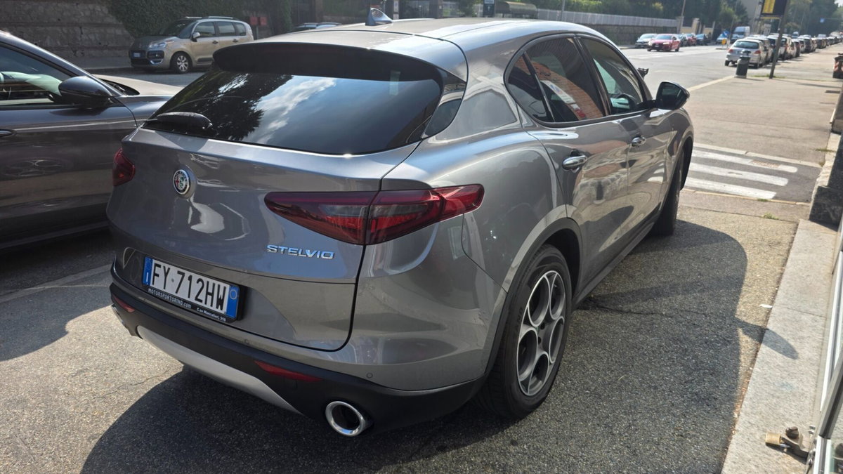 Alfa Romeo Stelvio Stelvio 2.2 Turbodiesel 160 CV AT8 RWD Sport-Tech (4)