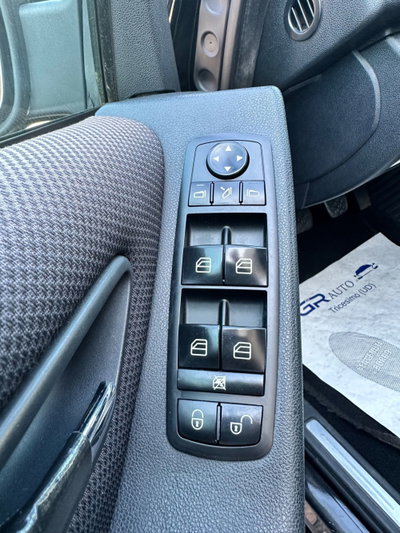 Mercedes-Benz Classe A 160 BlueEFFICIENCY Elegance (15)