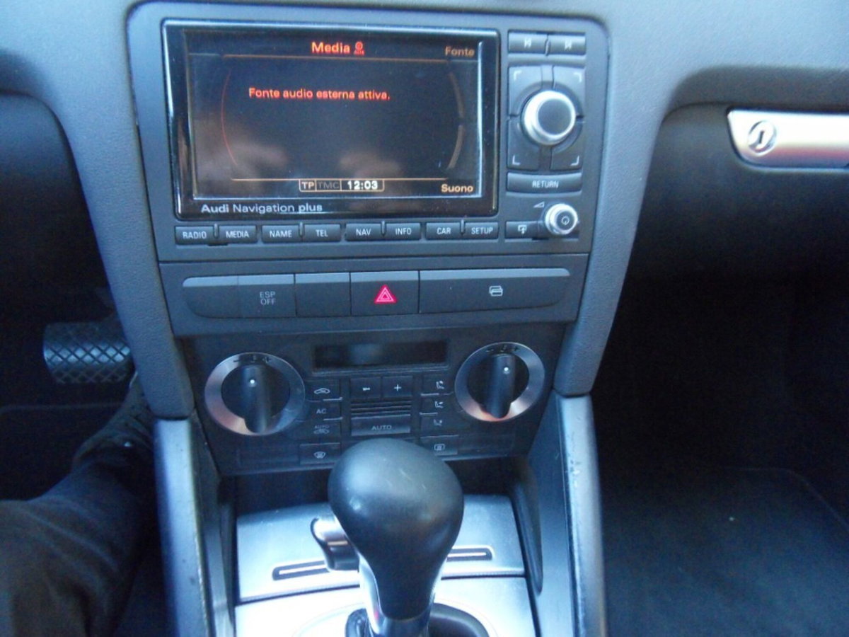 Audi A3 Cabrio 2.0 TDI F.AP. S tronic Ambition (10)