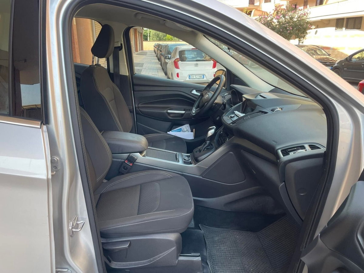 Ford Kuga 2.0 TDCI 120 CV S&S 2WD Powershift Titanium (13)