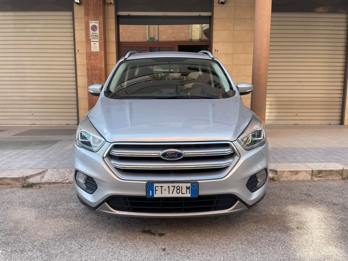 Ford Kuga 2.0 TDCI 120 CV S&S 2WD Powershift Titanium (2)
