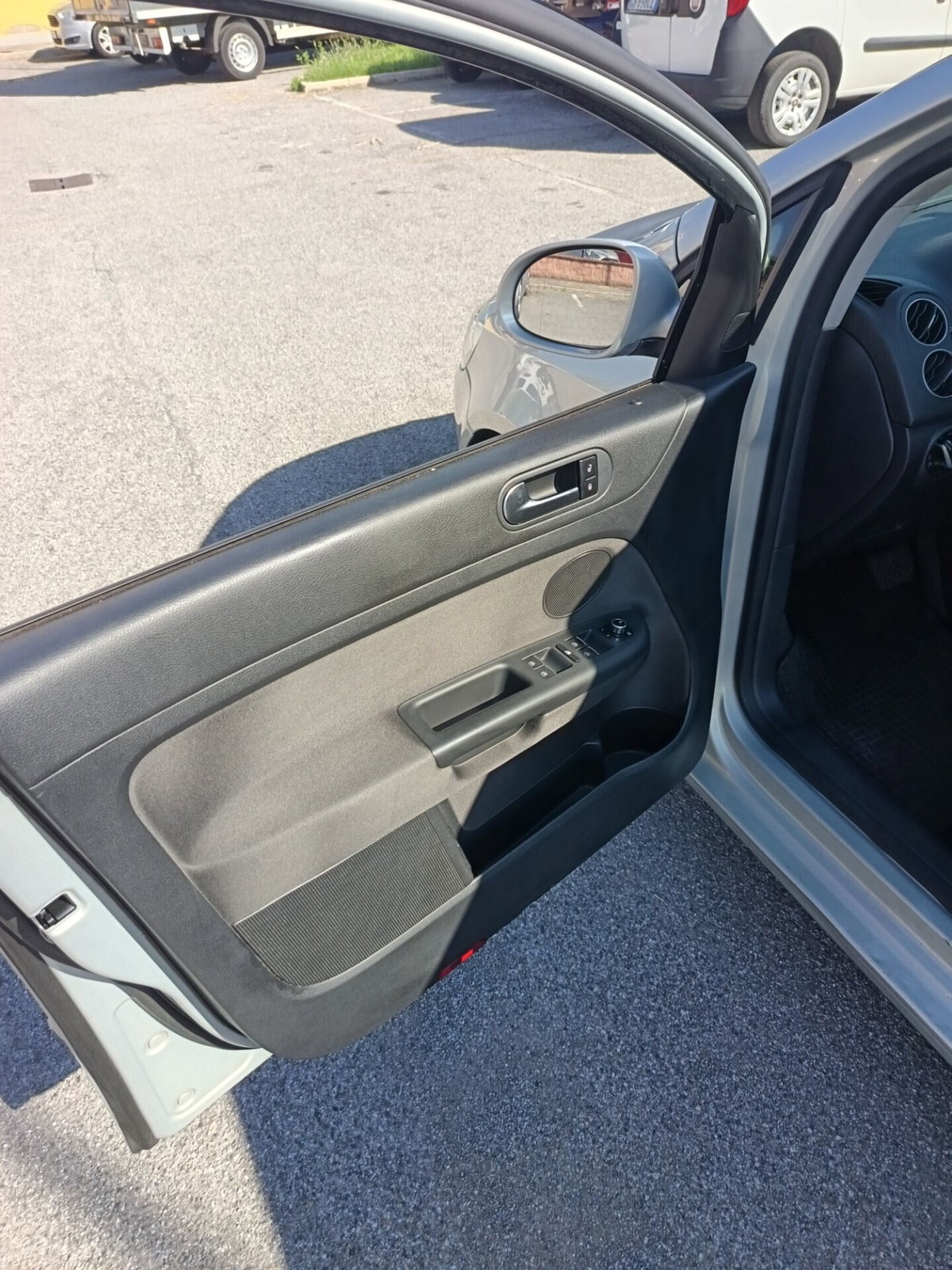 Volkswagen Golf 2.0 TDI 140CV DPF 4m. 5p. Comfort. (7)