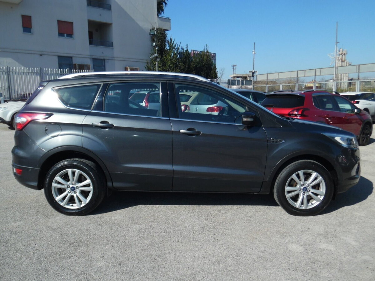 Ford Kuga 1.5 TDCI 120 CV S&S 2WD Titanium Business (8)