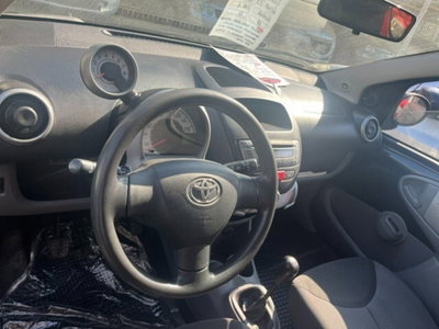 Toyota Aygo 1.0 12V VVT-i 5 porte Sol (6)