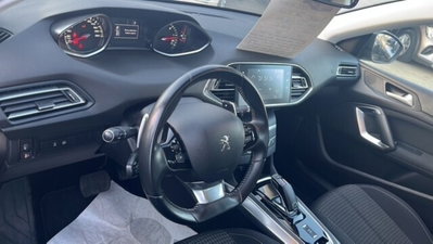 Peugeot 308 BlueHDi 130 S&S EAT8 GT Line (11)
