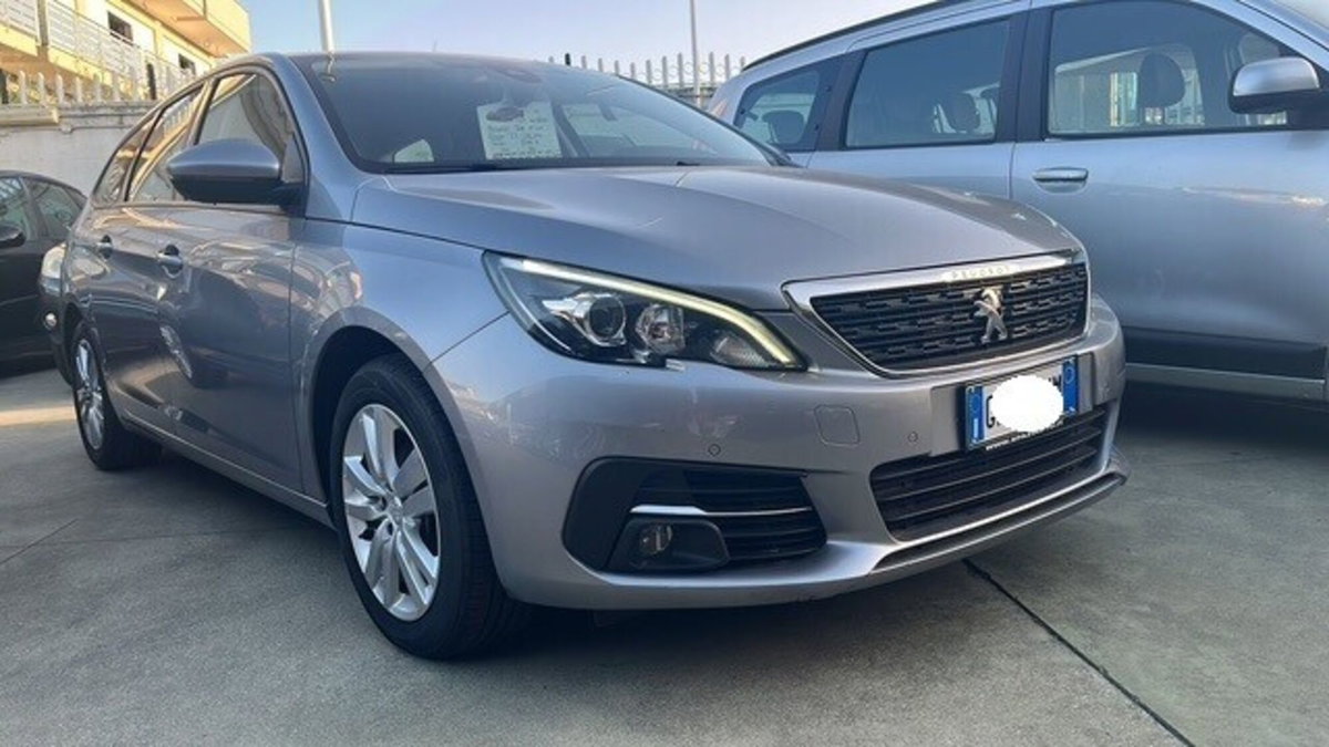 Peugeot 308 BlueHDi 130 S&S EAT8 GT Line (3)