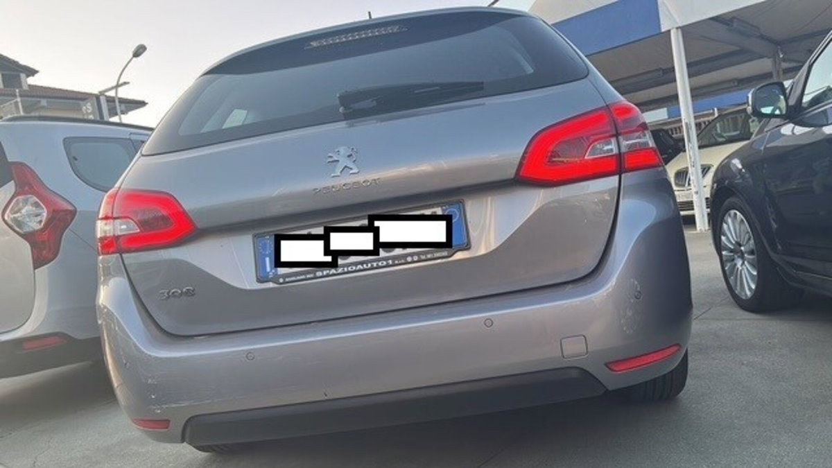 Peugeot 308 BlueHDi 130 S&S EAT8 GT Line (5)