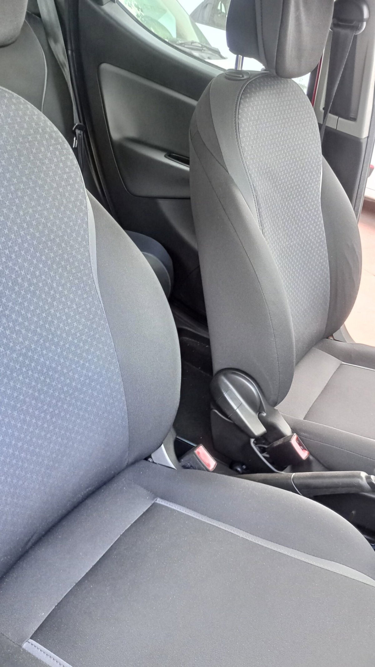 Lancia Ypsilon 1.2 69 CV 5 porte GPL Ecochic Silver (10)