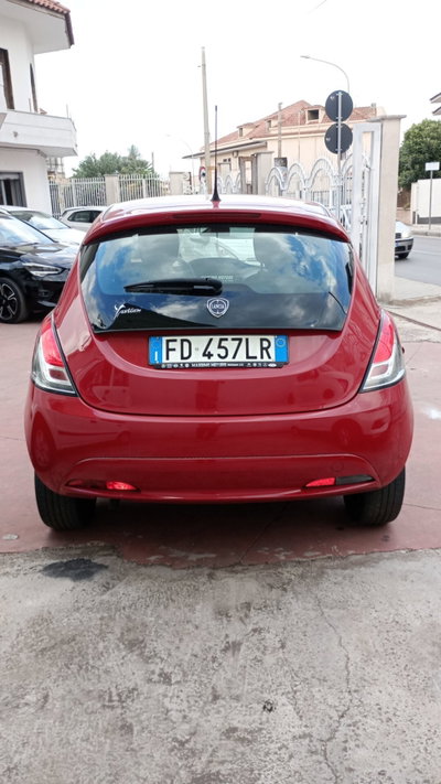 Lancia Ypsilon 1.2 69 CV 5 porte GPL Ecochic Silver (4)
