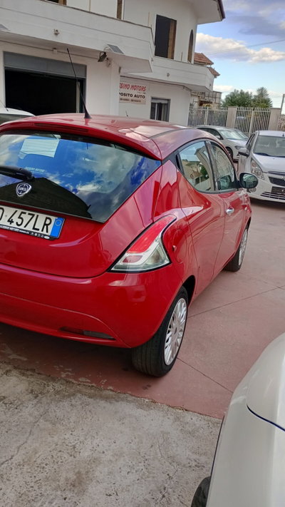 Lancia Ypsilon 1.2 69 CV 5 porte GPL Ecochic Silver (6)