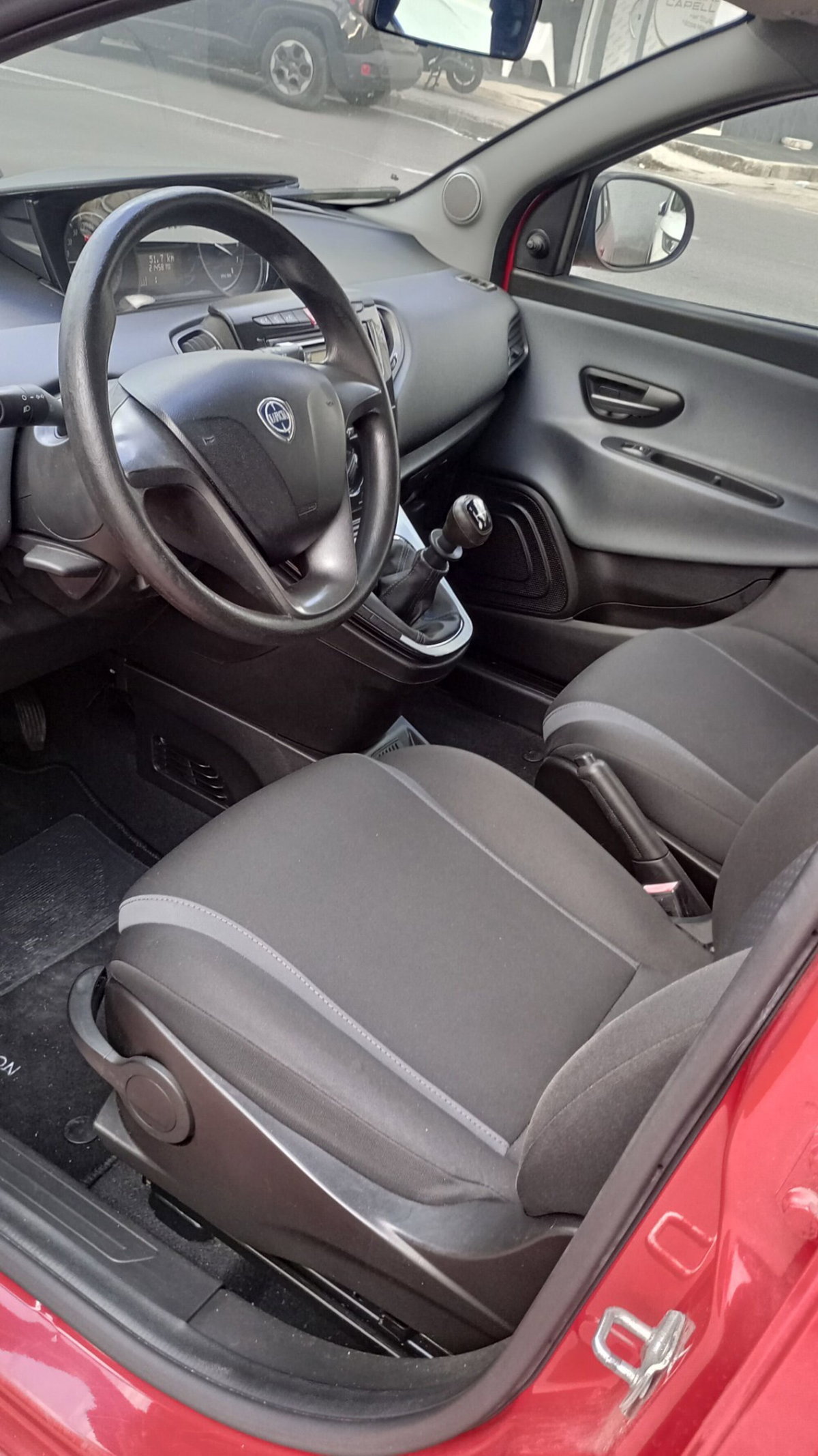 Lancia Ypsilon 1.2 69 CV 5 porte GPL Ecochic Silver (8)
