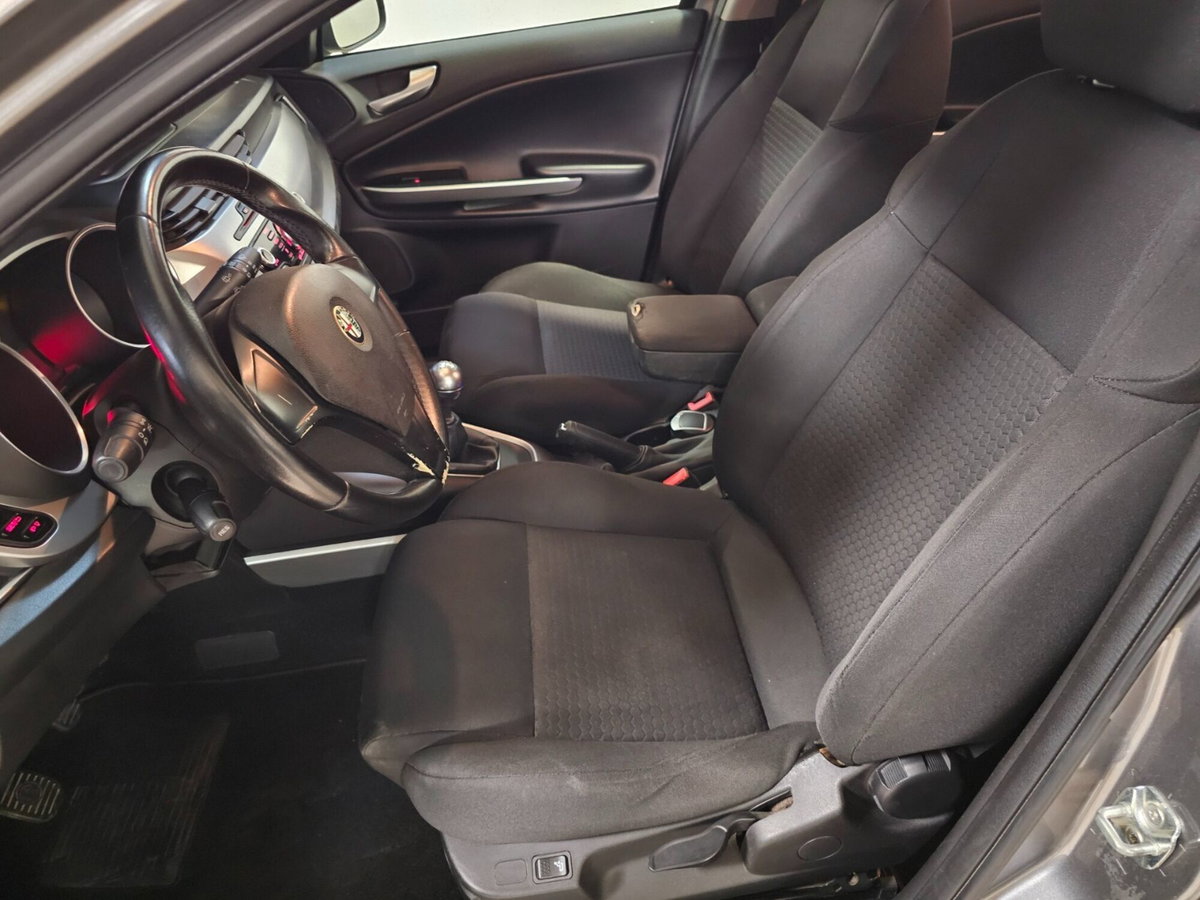 Alfa Romeo Giulietta 2.0 JTDm-2 Distinctive 170cv (10)