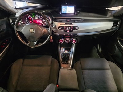 Alfa Romeo Giulietta 2.0 JTDm-2 Distinctive 170cv (7)