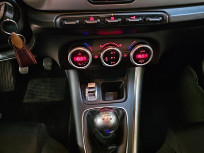 Alfa Romeo Giulietta 2.0 JTDm-2 Distinctive 170cv (8)